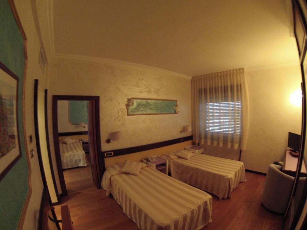 Benny Hotel Catanzaro Chambre photo
